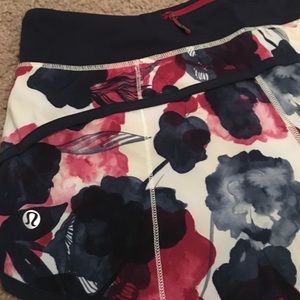 Rare print lululemon shorts